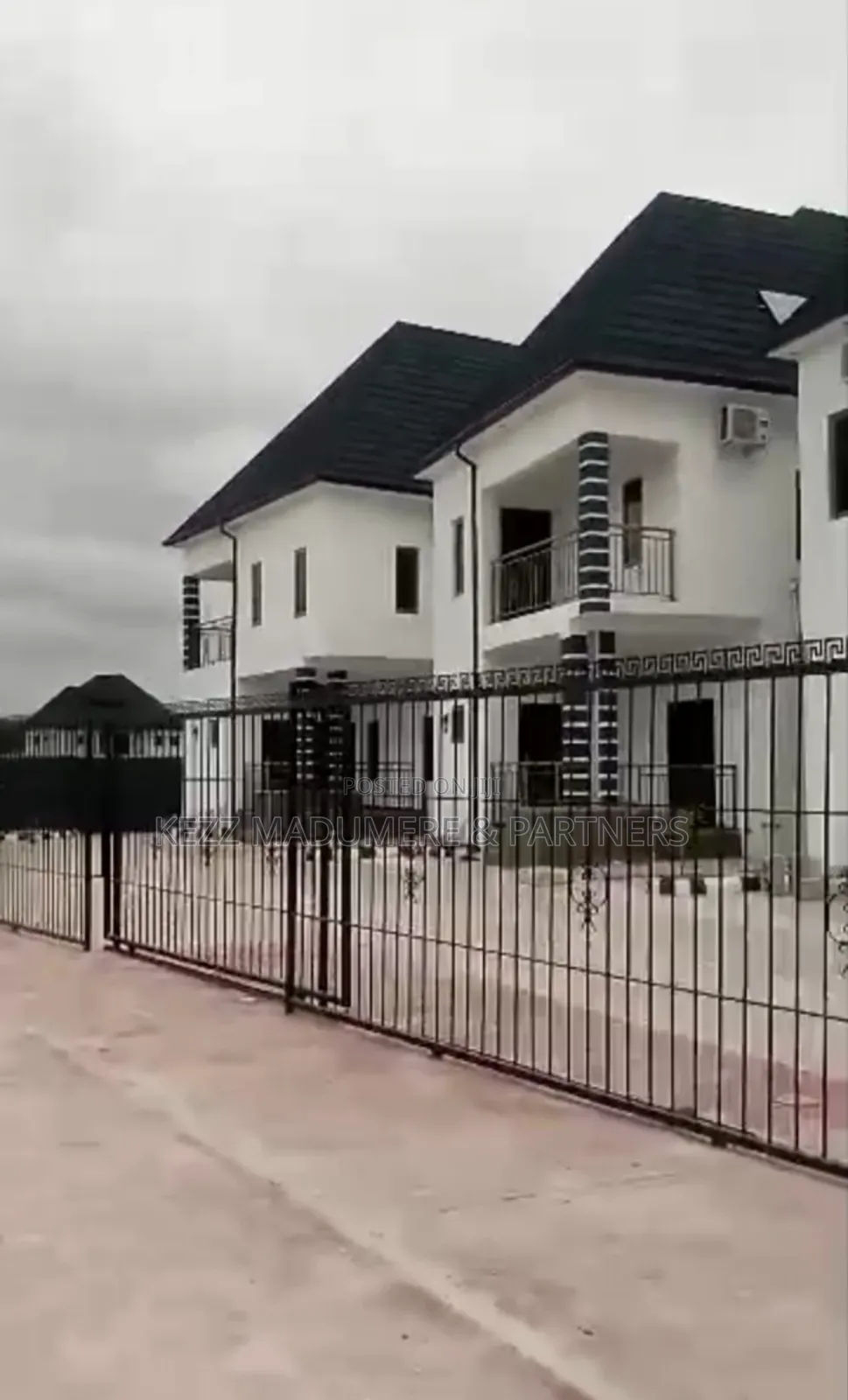 Furnished 9bdrm Maisonette in Gated Estate, Off for sale in Port-Harcourt