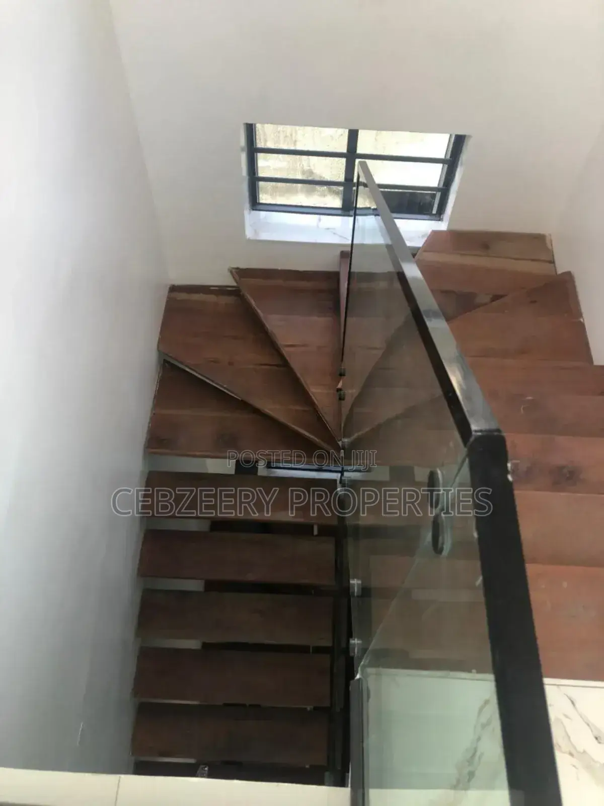 5bdrm Duplex in Omole Estate for sale in Omole Phase 1