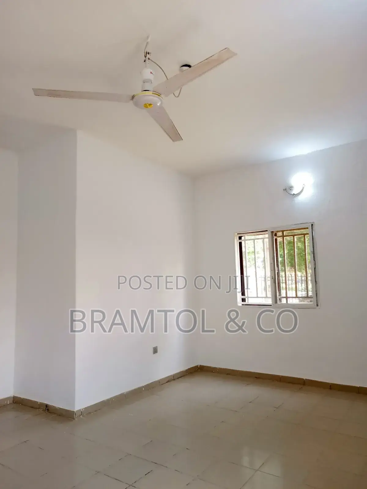 Well Renovated 3bedroom Corporate Office Flat in Wuye