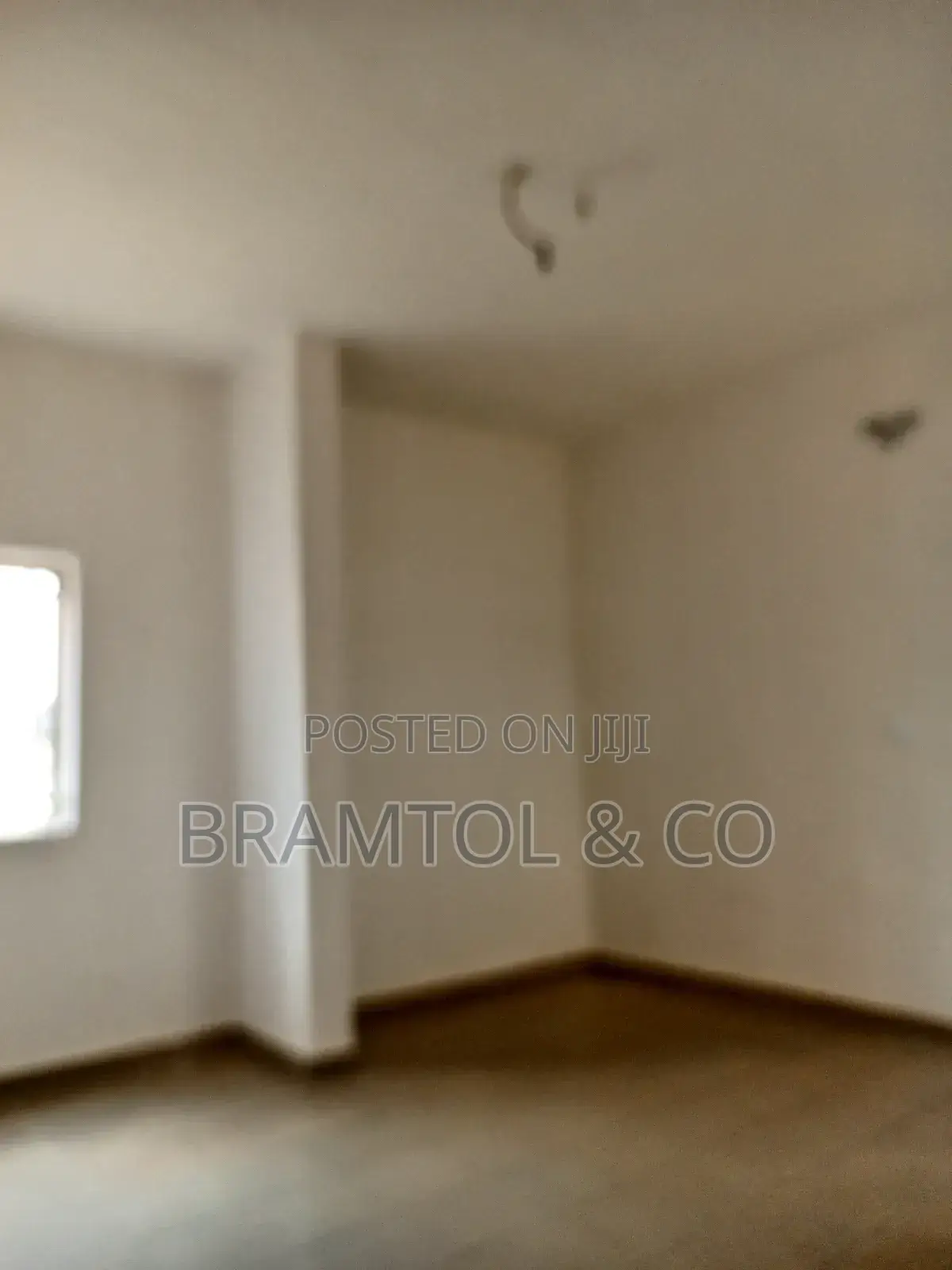 Well Renovated 3bedroom Corporate Office Flat in Wuye