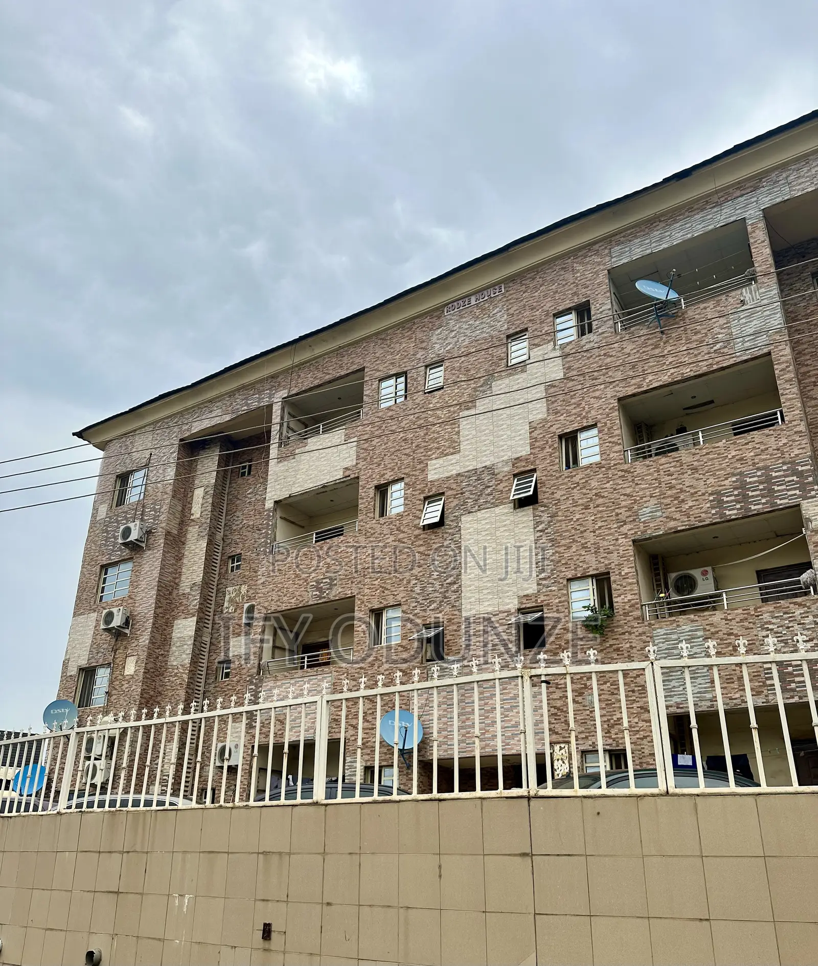 16bdrm Block of Flats in Rodze Suites, Wuse for sale in Wuse