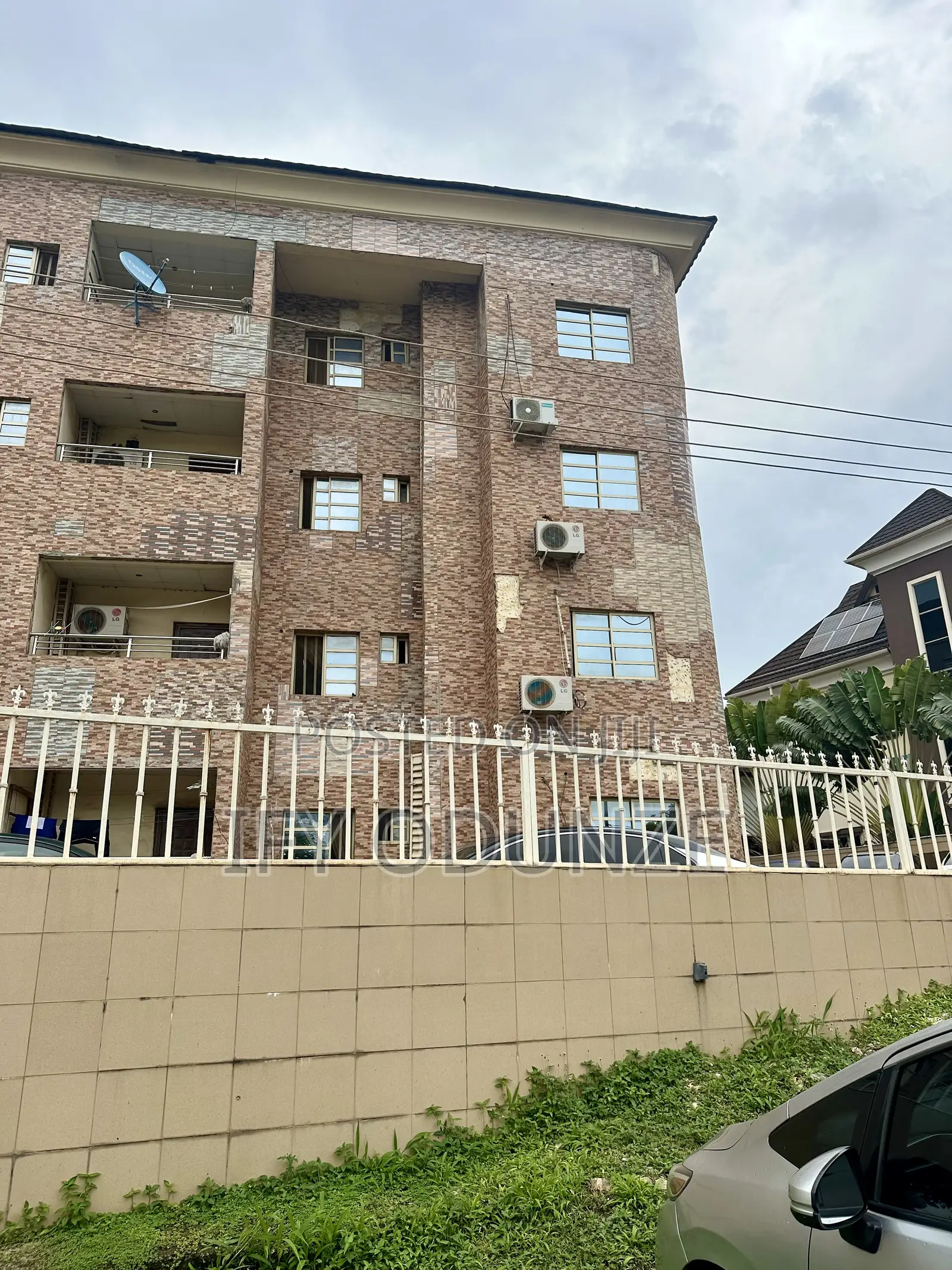 16bdrm Block of Flats in Rodze Suites, Wuse for sale in Wuse