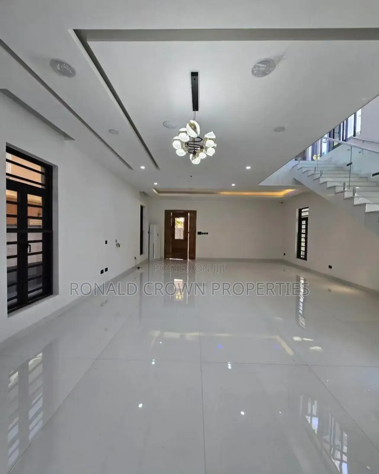 5bdrm Duplex in Lekki Phase 1 for sale in Lekki Phase 1