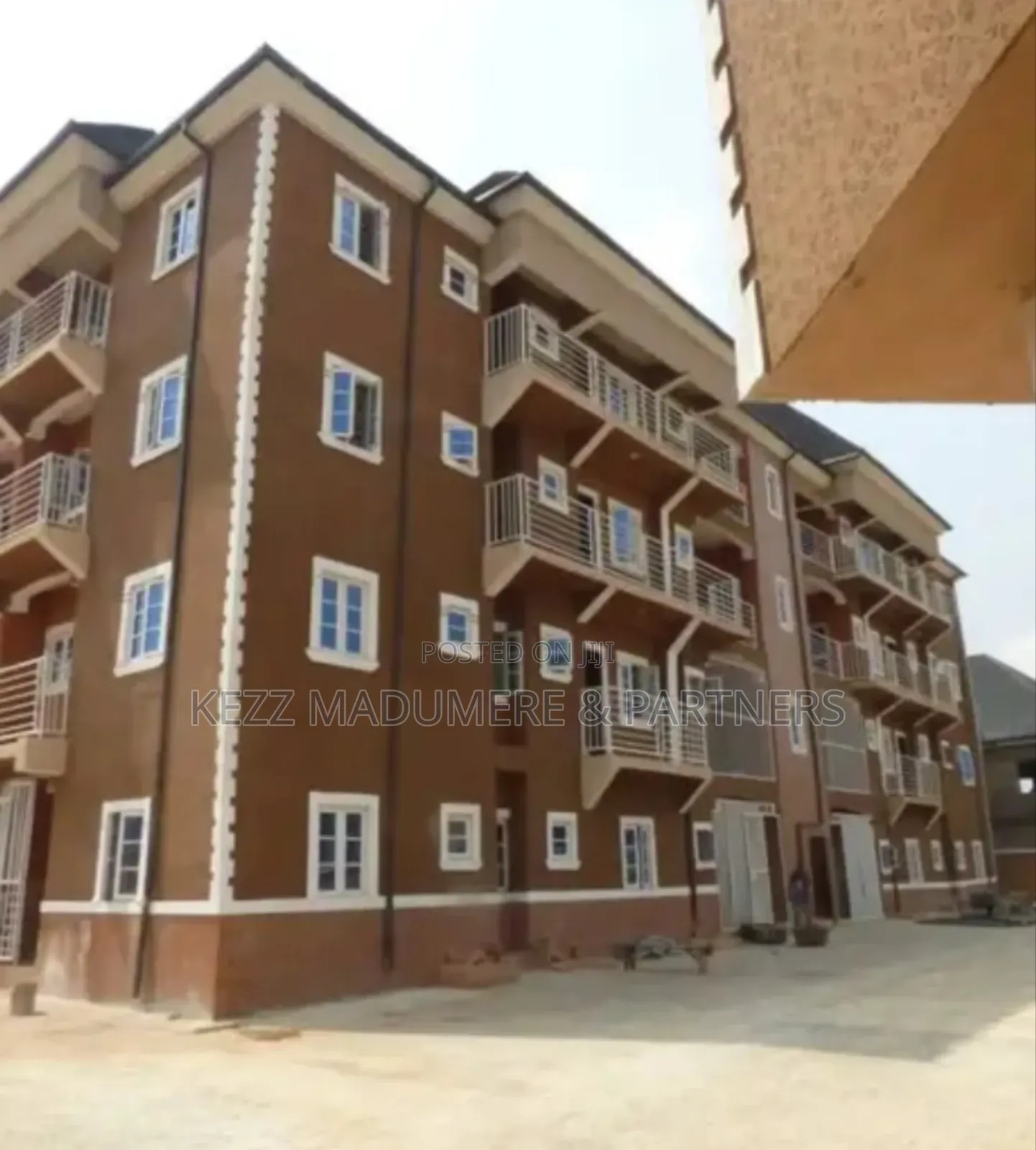 16bdrm Block of Flats in Owerri , Imo State for sale in Owerri