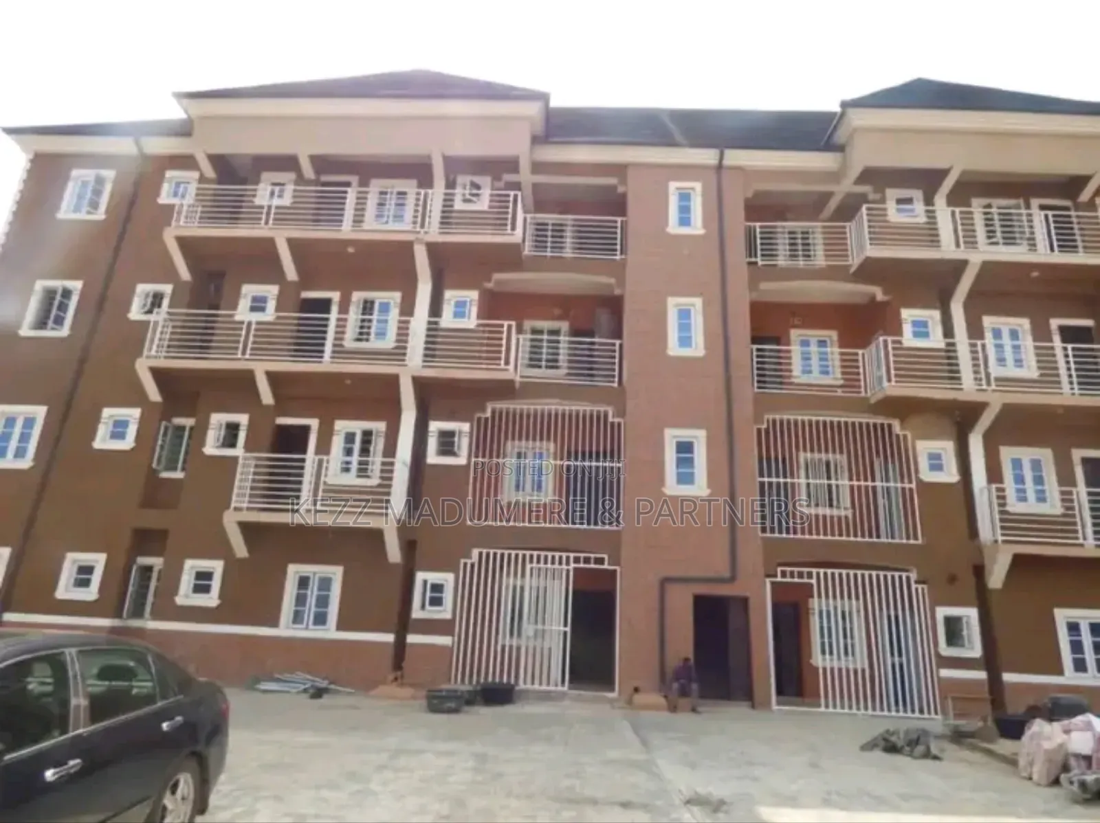 16bdrm Block of Flats in Owerri , Imo State for sale in Owerri