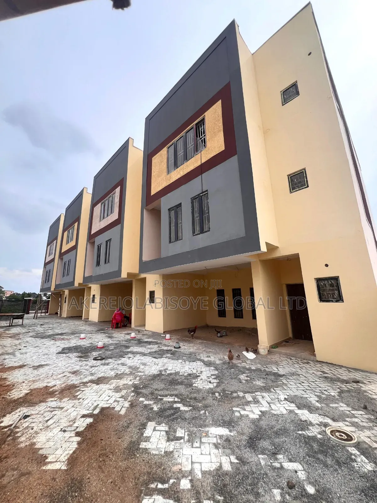 4bdrm Townhouse/Terrace in Lifecamp for Sale in Life Camp