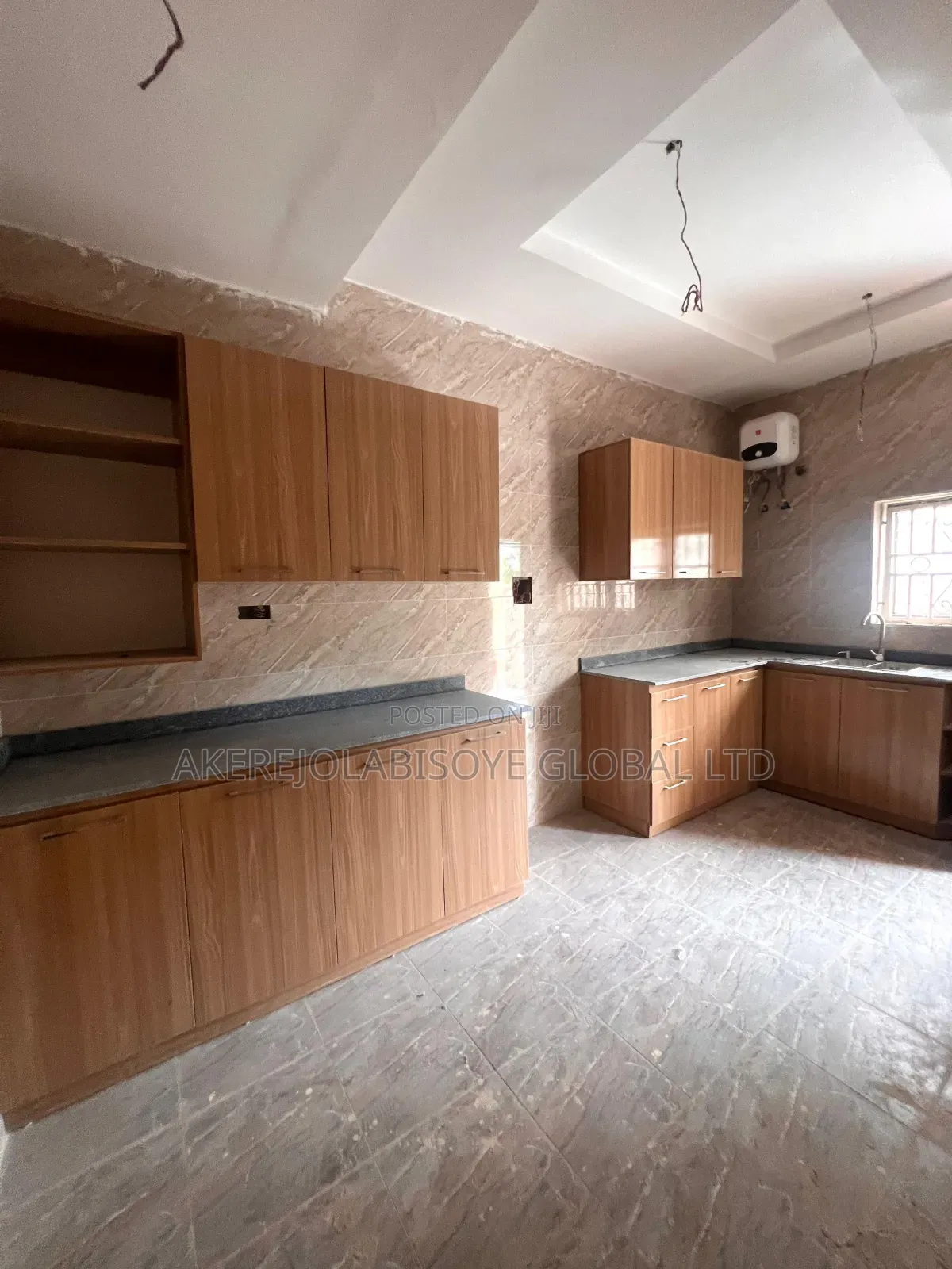 4bdrm Townhouse/Terrace in Lifecamp for Sale in Life Camp
