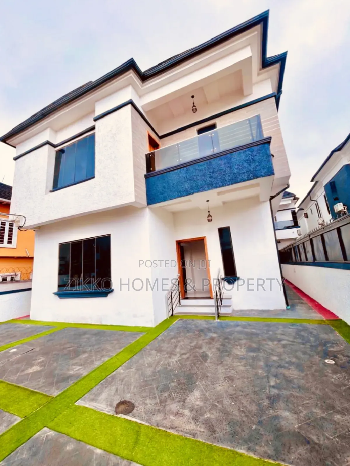 4bdrm Duplex in Ikota for sale in Ikota