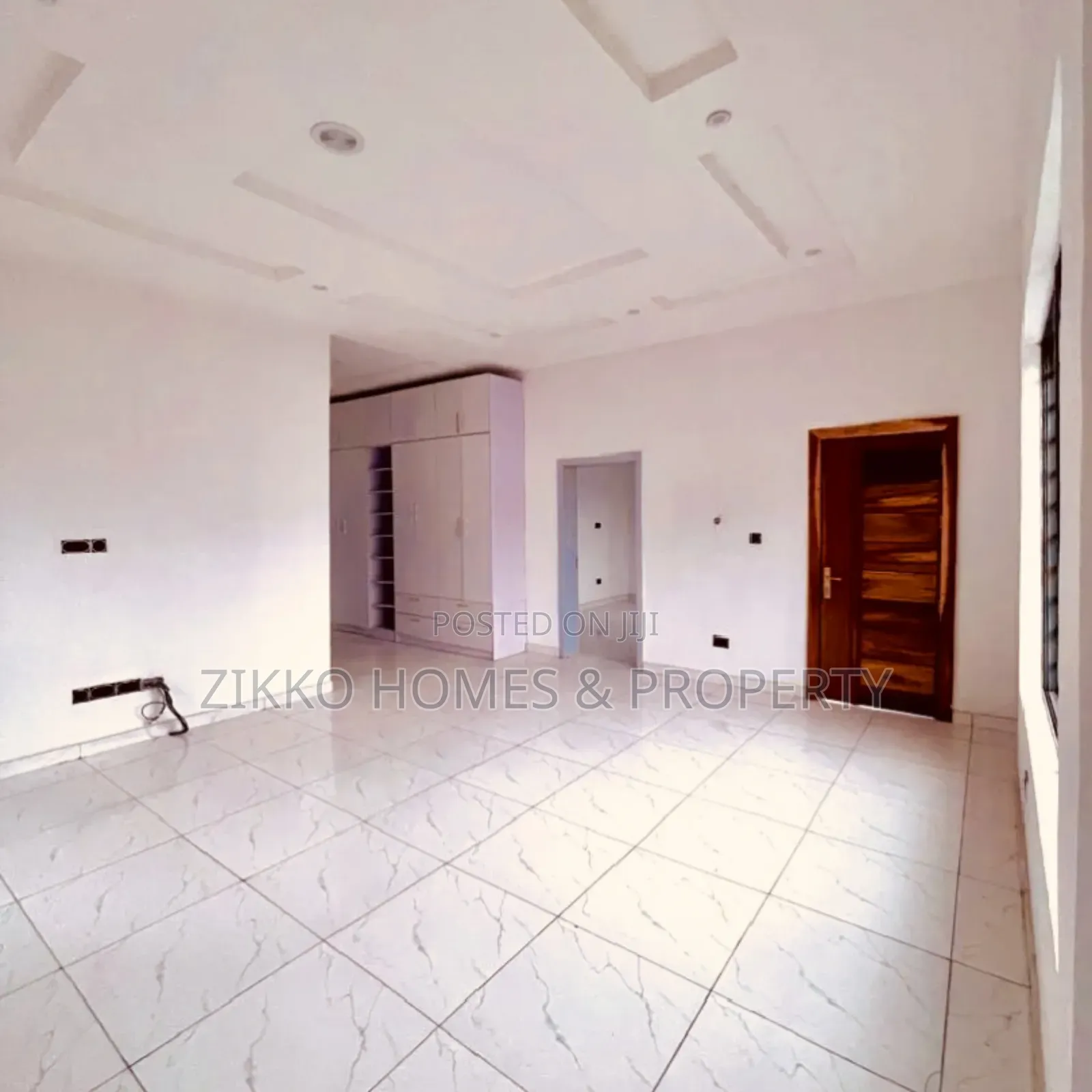 4bdrm Duplex in Ikota for sale in Ikota