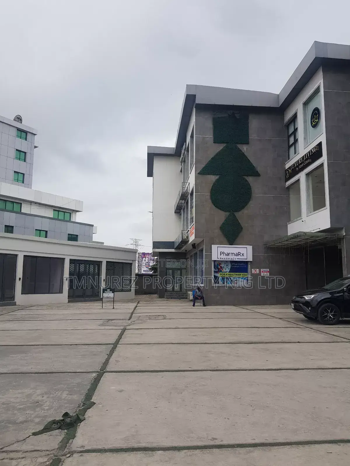 30 SQM Shop,Office Space for Rent,At Lekki Phase1 in Lekki Phase 1