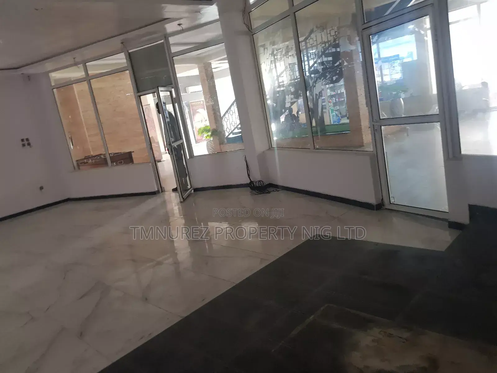 30 SQM Shop,Office Space for Rent,At Lekki Phase1 in Lekki Phase 1
