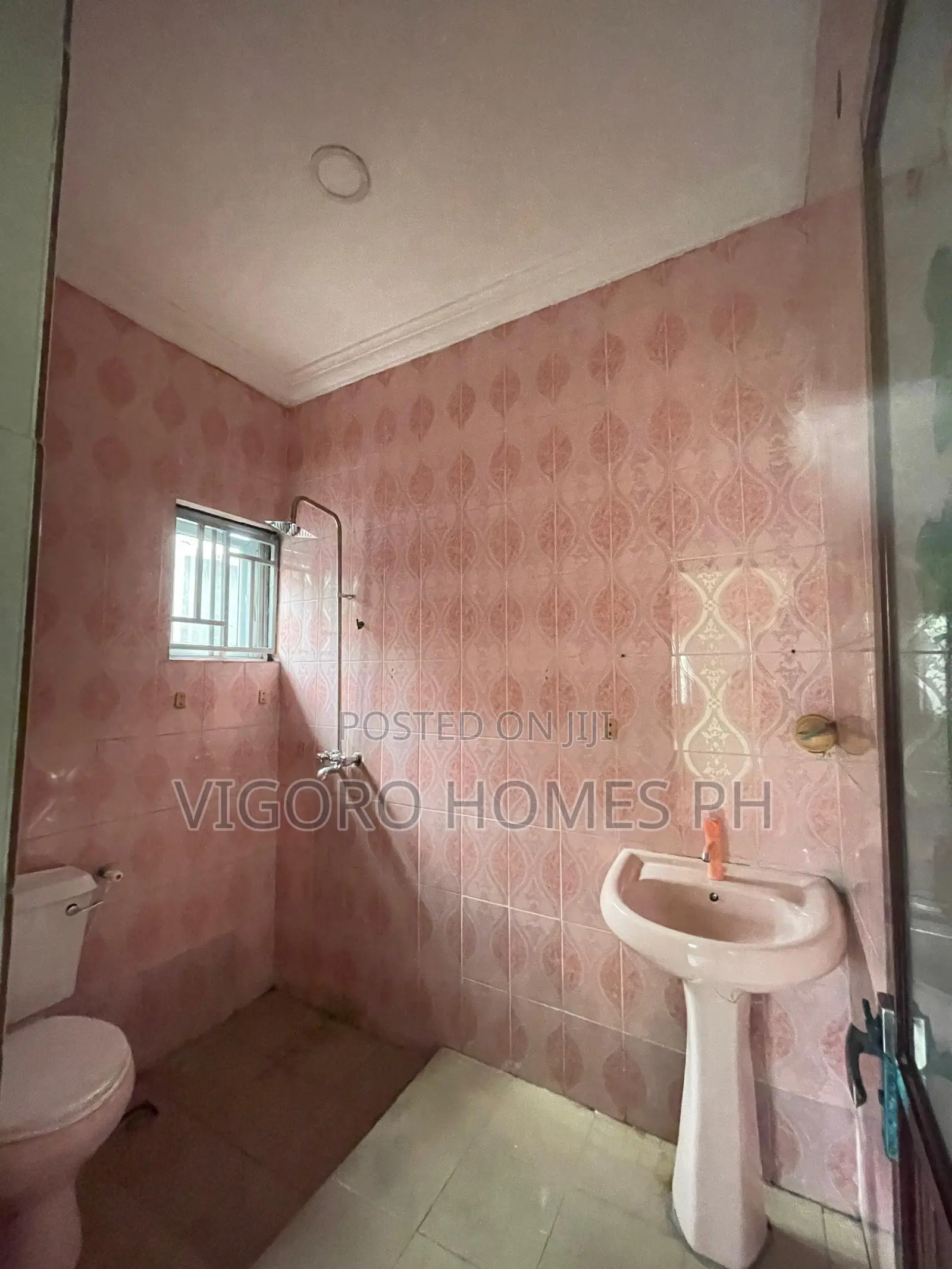 4bdrm Bungalow in Akwaka, Port-Harcourt for sale in Port-Harcourt