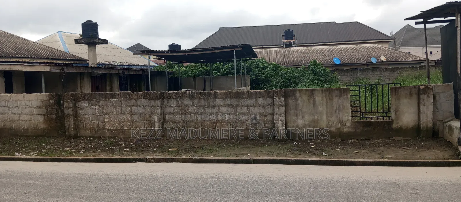 For Sale : Cornerpiece 2 Plots Off Sars Road in Obio-Akpor