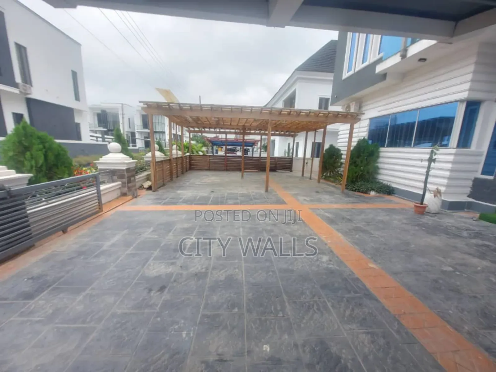 5bdrm Duplex in Richmond Estate, Ikota for rent in Ikota