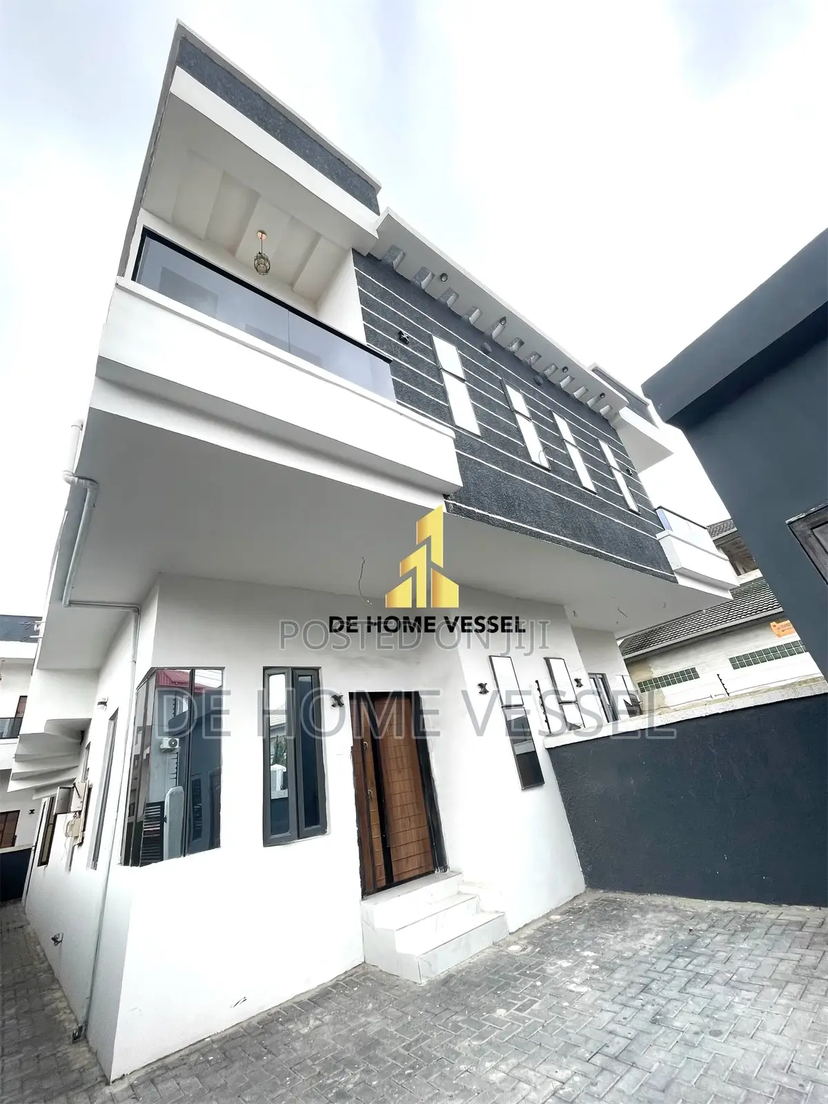 4bdrm Duplex in Lekki for sale in Lekki
