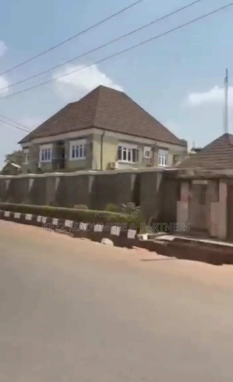 8bdrm Duplex in Independence Layout for sale in Enugu