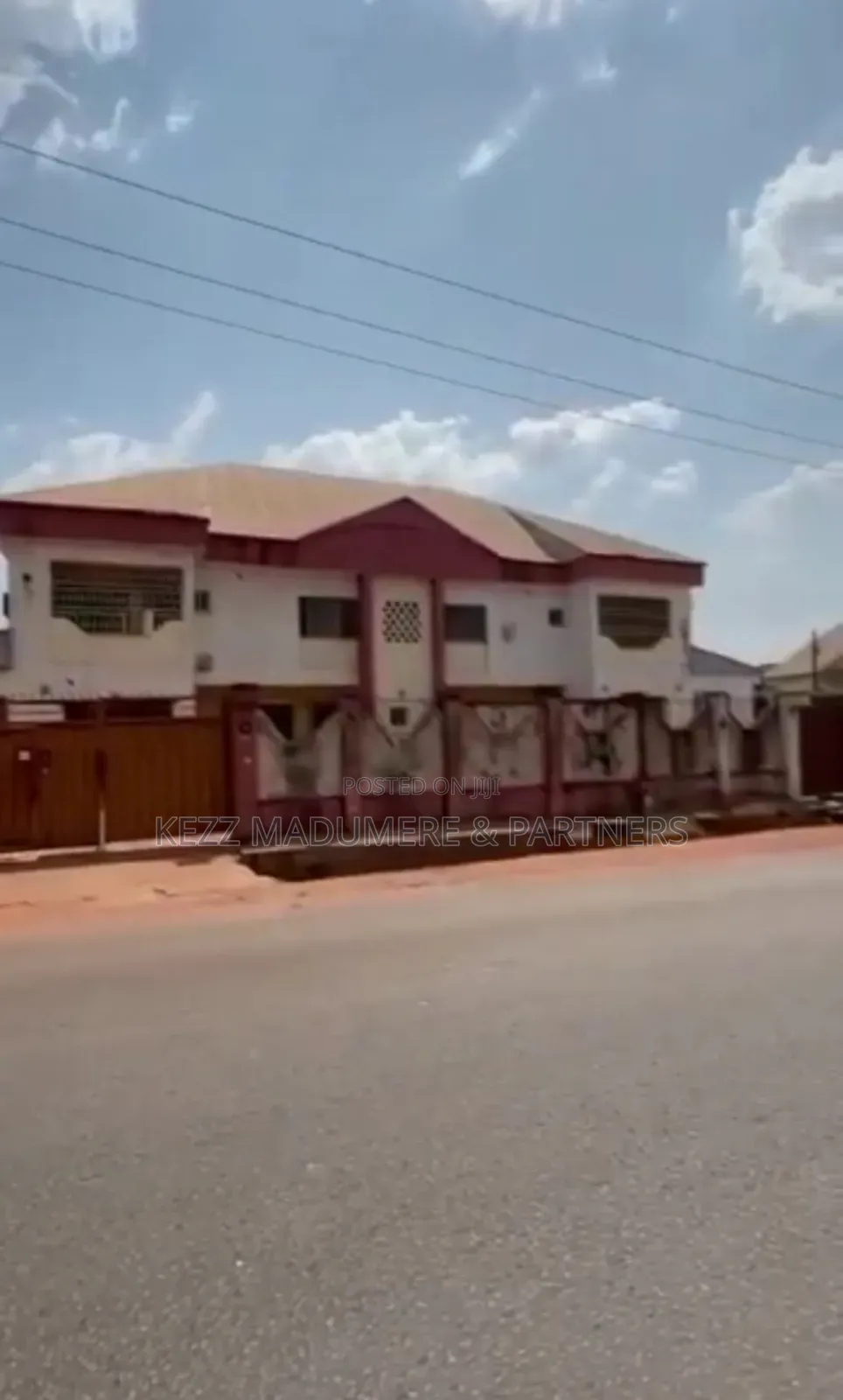 8bdrm Duplex in Independence Layout for sale in Enugu
