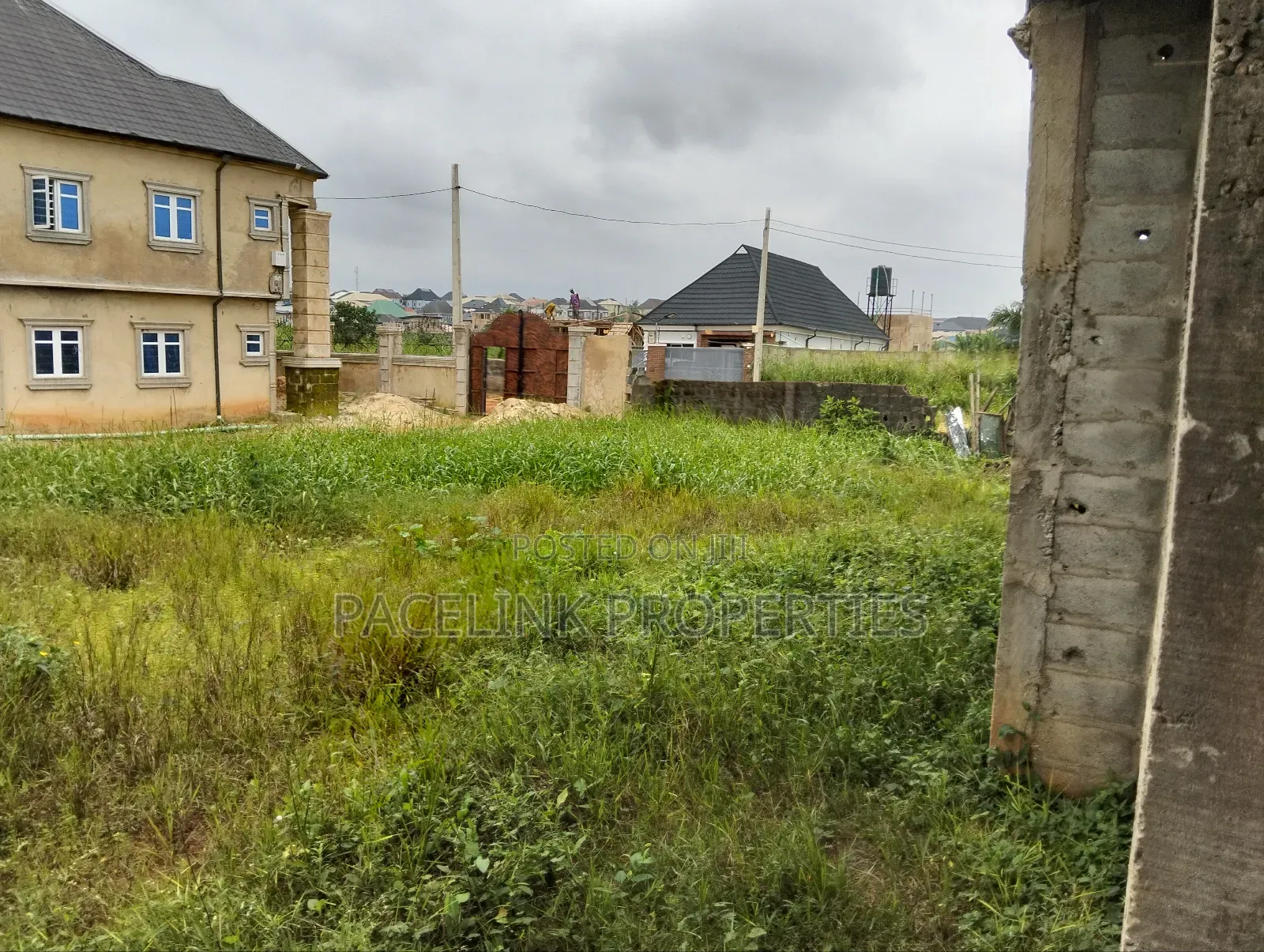 4bedroom Duplex With Numbers of 2bedrooms Flat in Baruwa