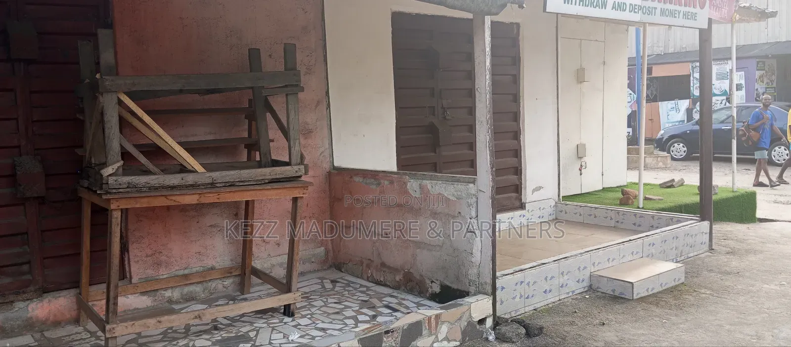 For Sale: A Cornerpiece Plot With 9 Shops in Rukpokwu