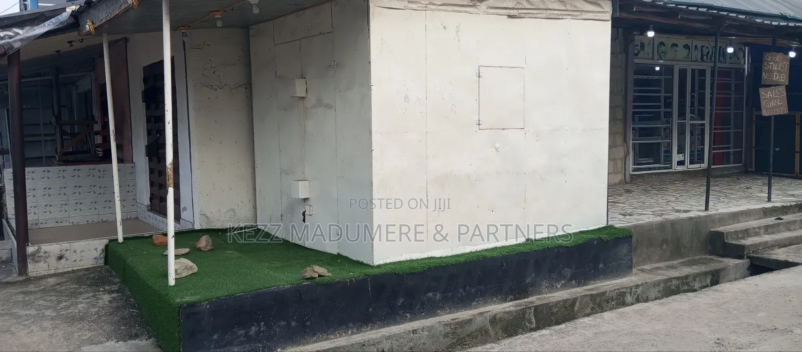 For Sale: A Cornerpiece Plot With 9 Shops in Rukpokwu