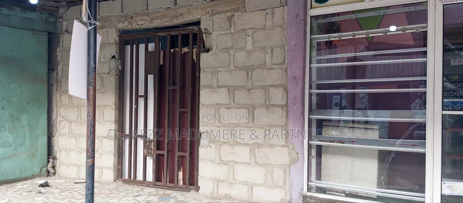 For Sale: A Cornerpiece Plot With 9 Shops in Rukpokwu