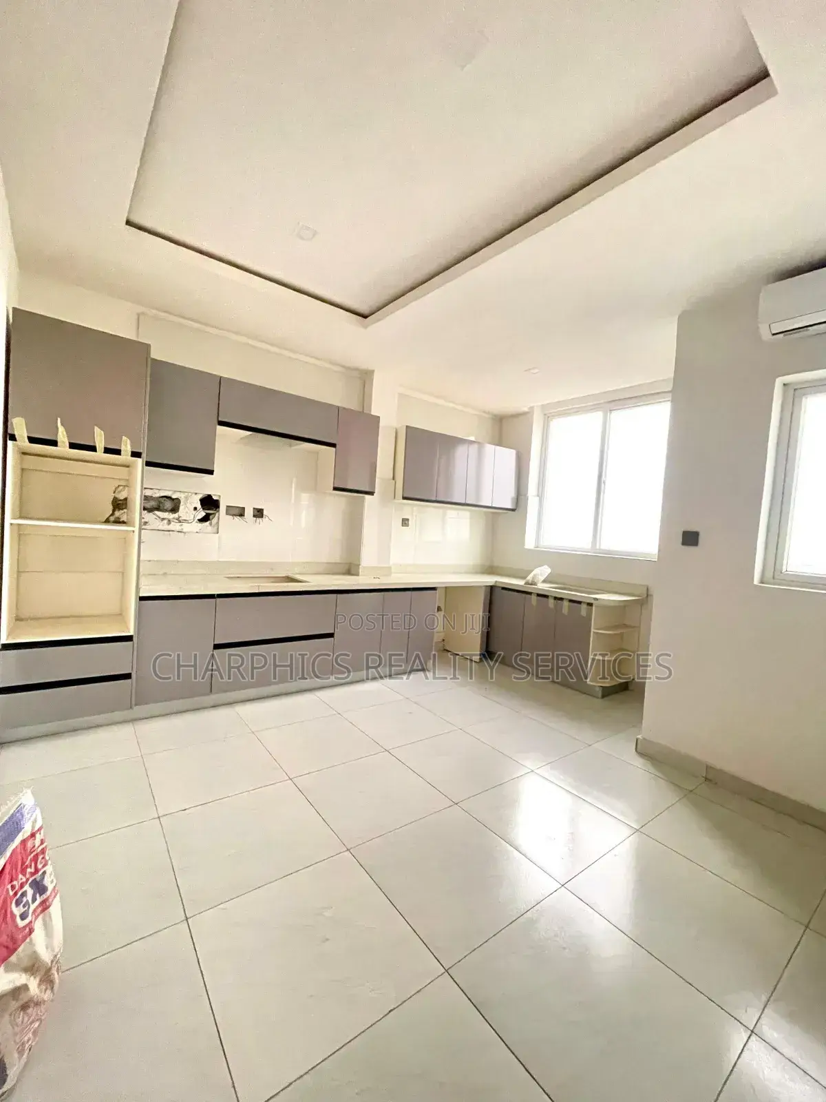 4bdrm Penthouse in Ikate for sale in Ikate