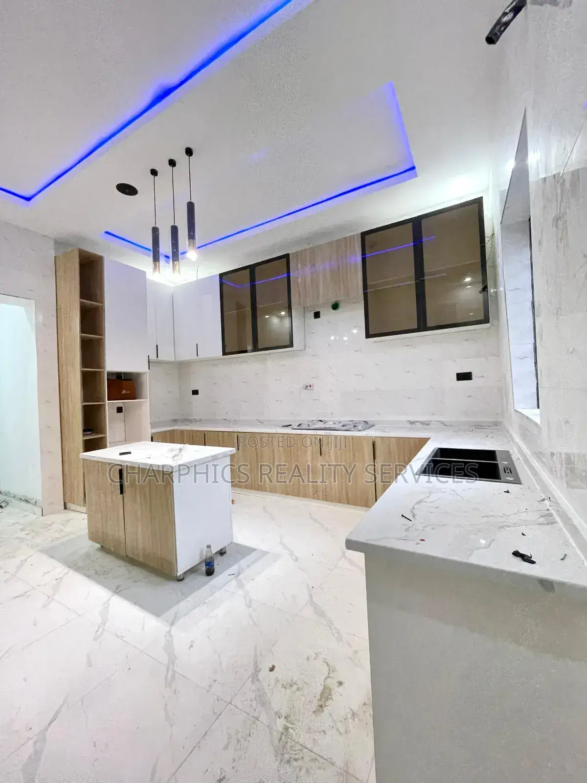 5bdrm Duplex in Ikota for sale in Ikota