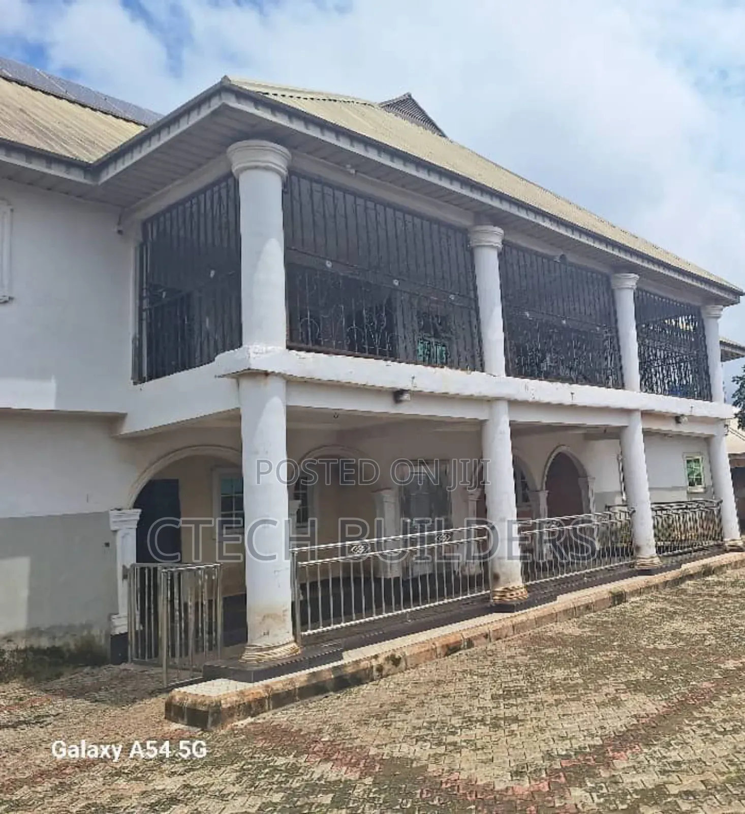 12bdrm Block of Flats in Benin City for sale in Benin City