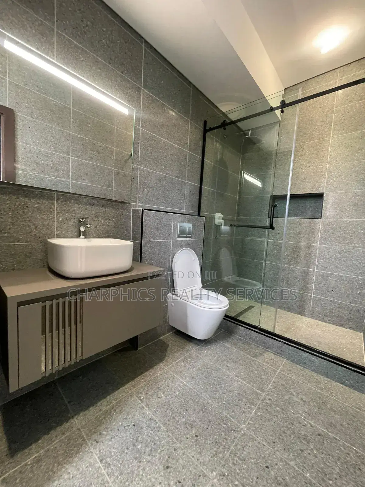 4bdrm Penthouse in ($1.2M), Victoria Island for sale in Victoria Island