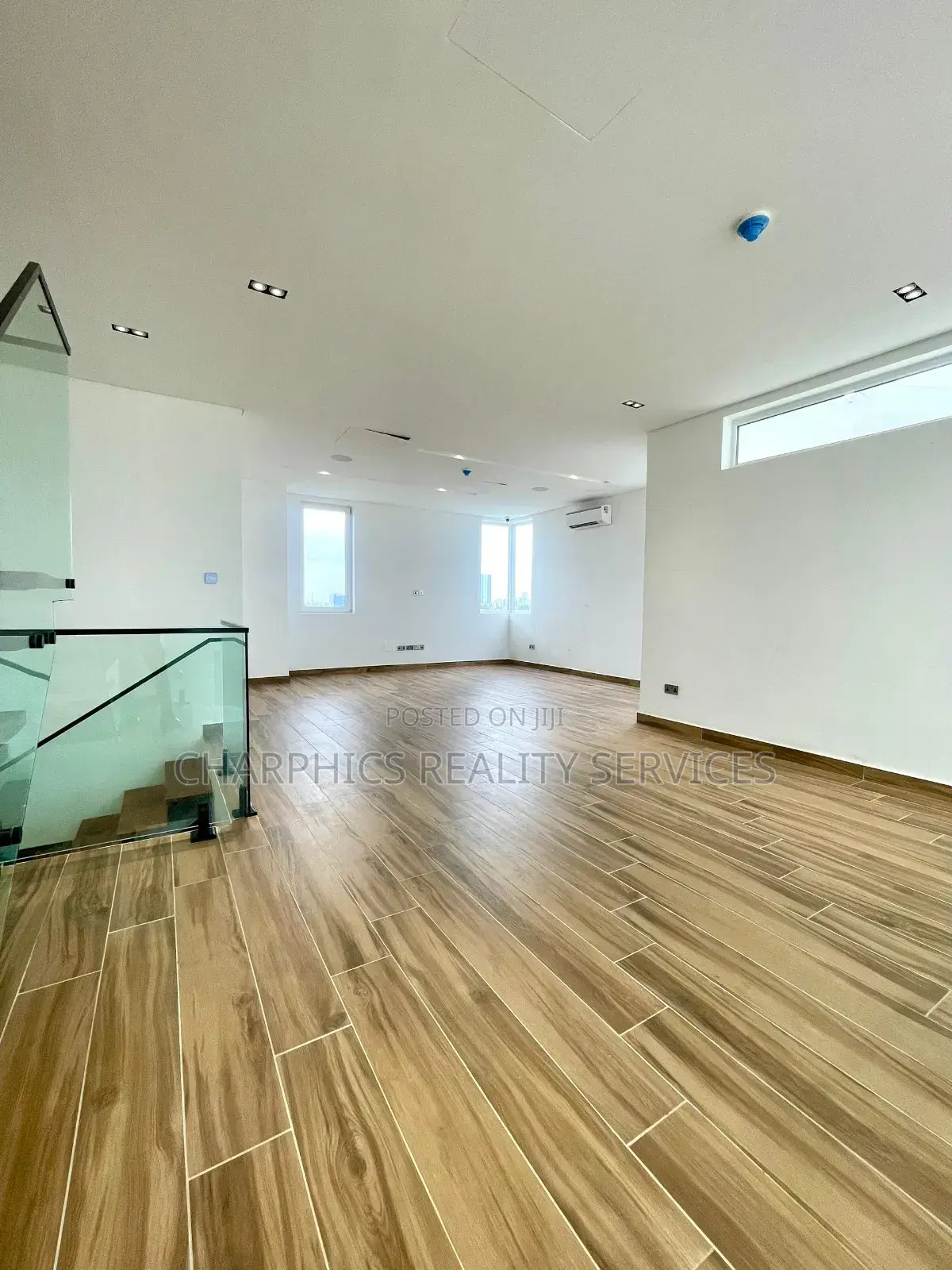 4bdrm Penthouse in ($1.2M), Victoria Island for sale in Victoria Island