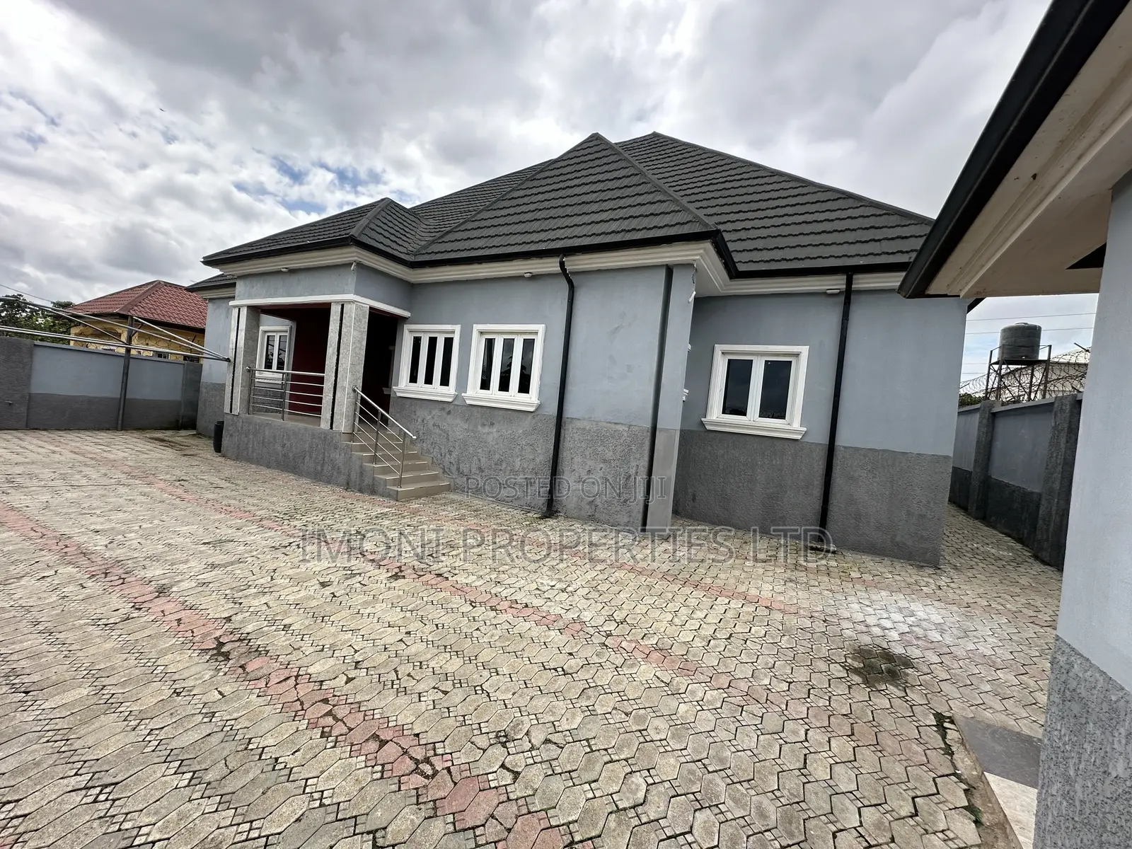 4bdrm Bungalow in Fo1, Kubwa for sale in Kubwa