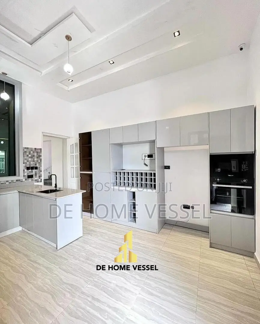 5bdrm Duplex in Lekki for sale in Lekki