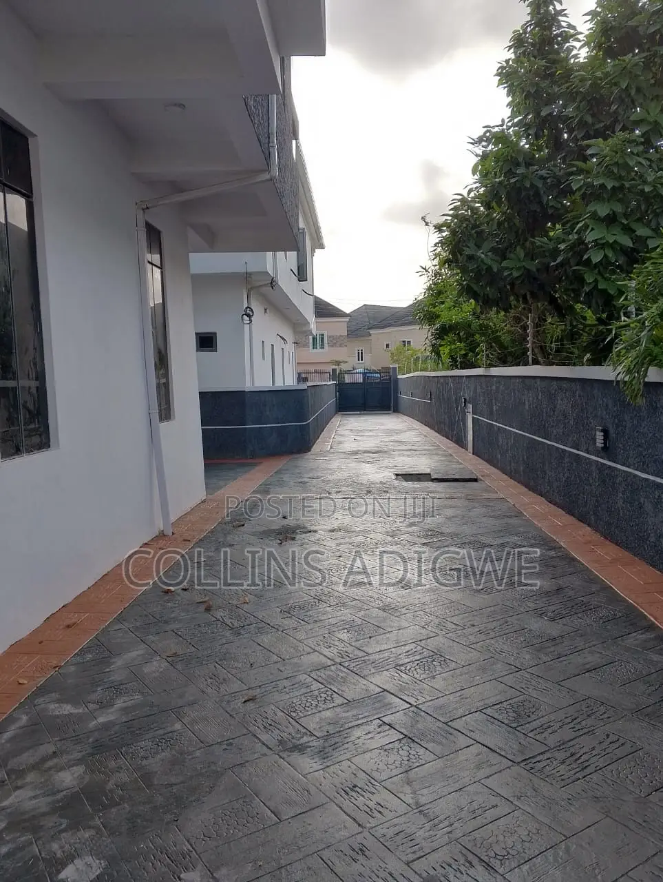 5bdrm Duplex in Ikota Villa Chevron for sale in Ikota