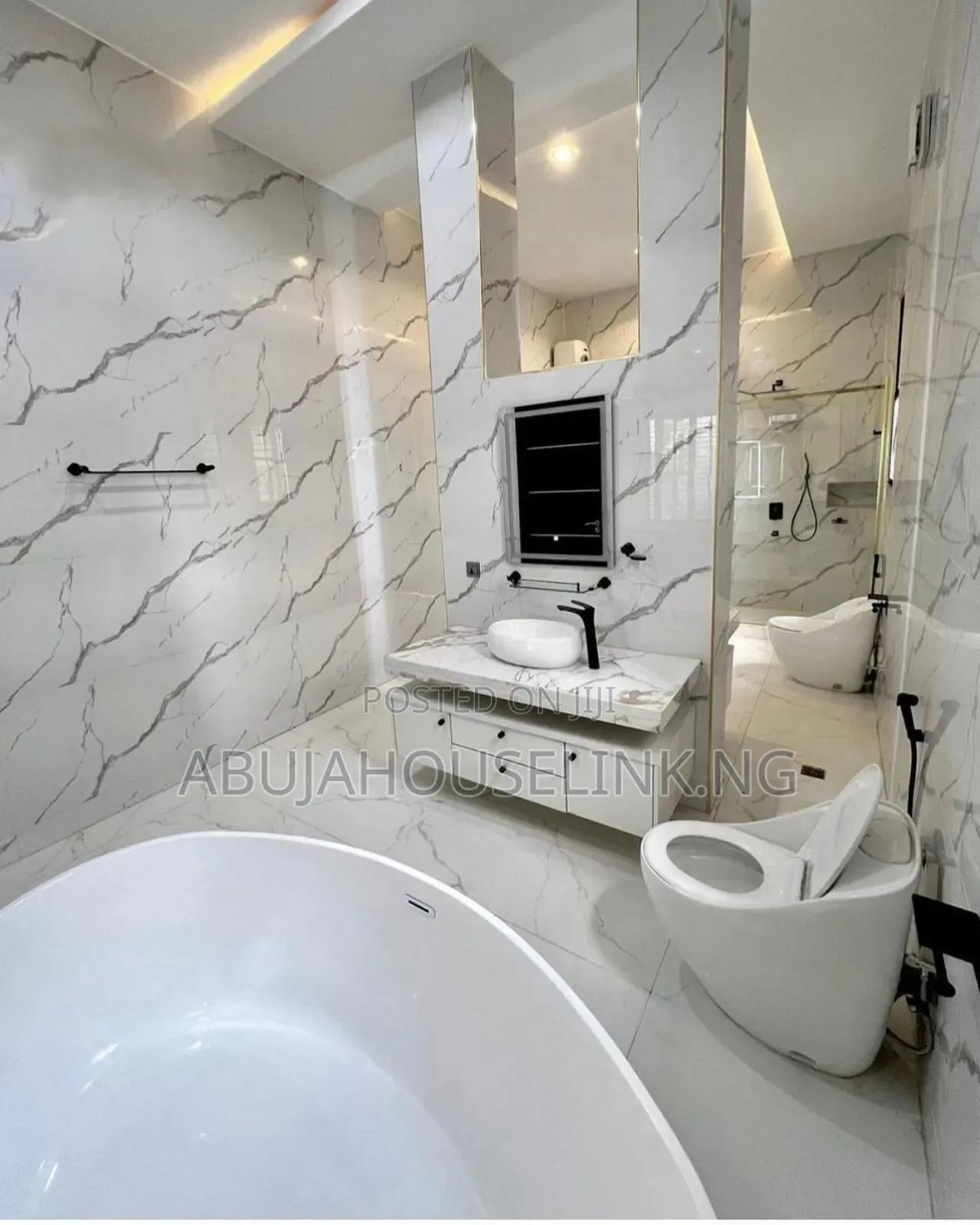 7bdrm Mansion in Guzape Main Abuja for sale in Guzape District