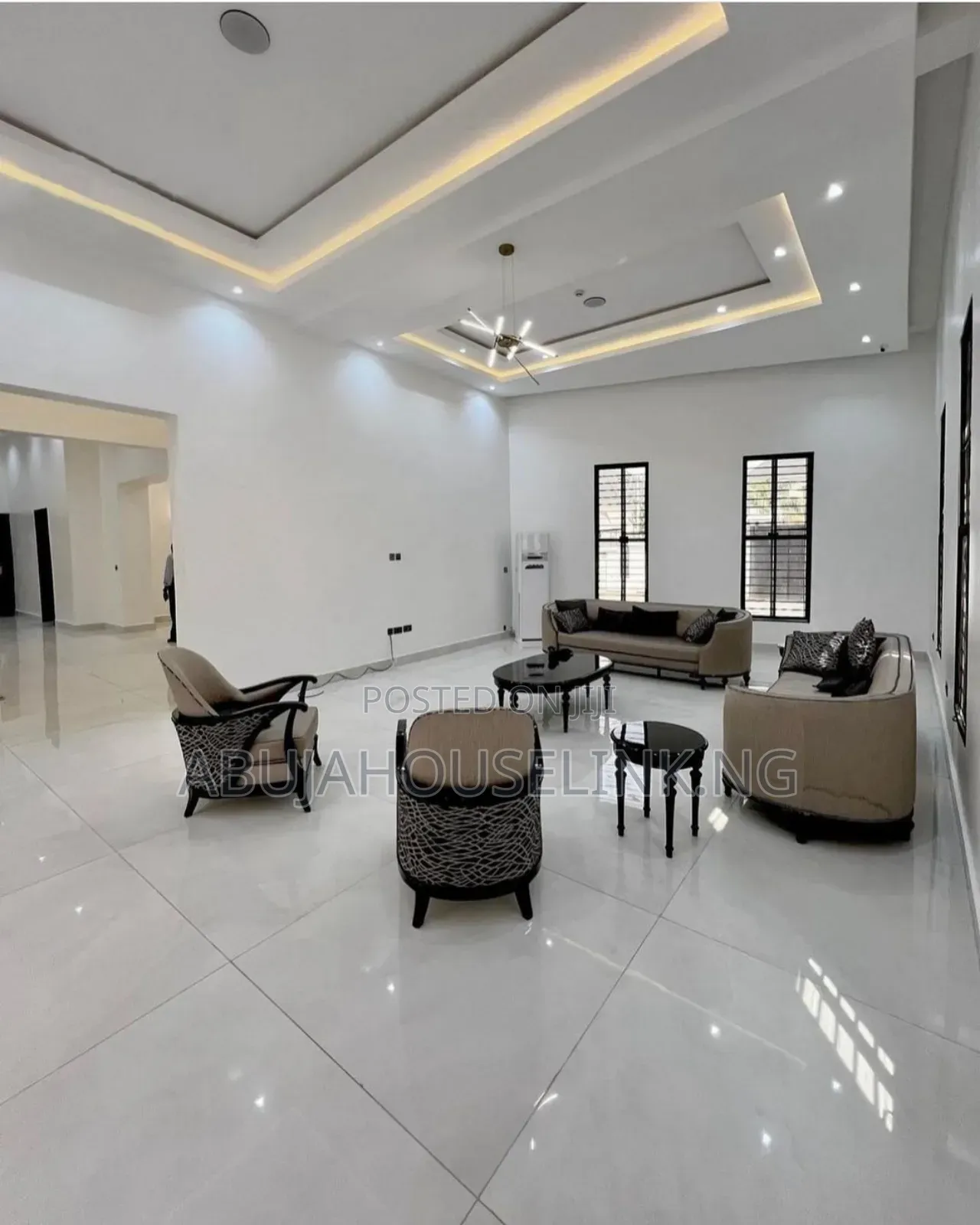 7bdrm Mansion in Guzape Main Abuja for sale in Guzape District
