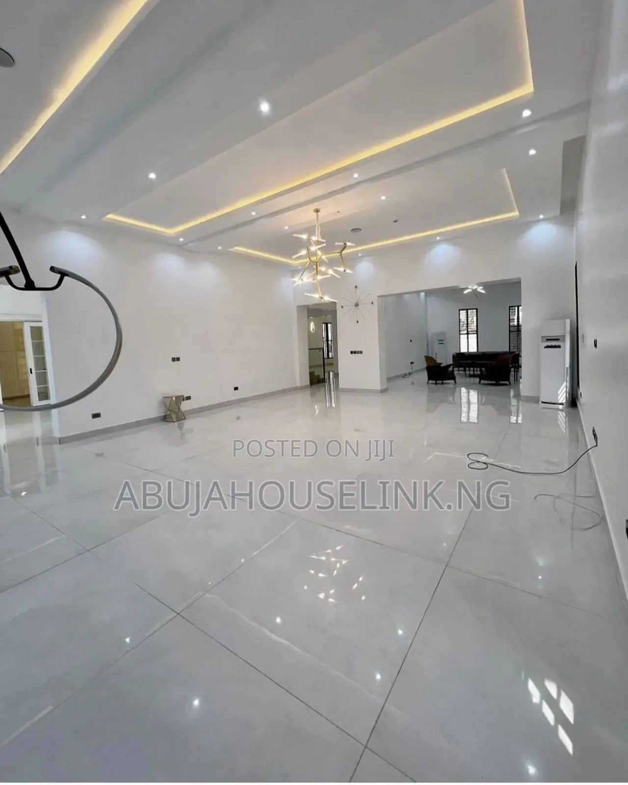 7bdrm Mansion in Guzape Main Abuja for sale in Guzape District