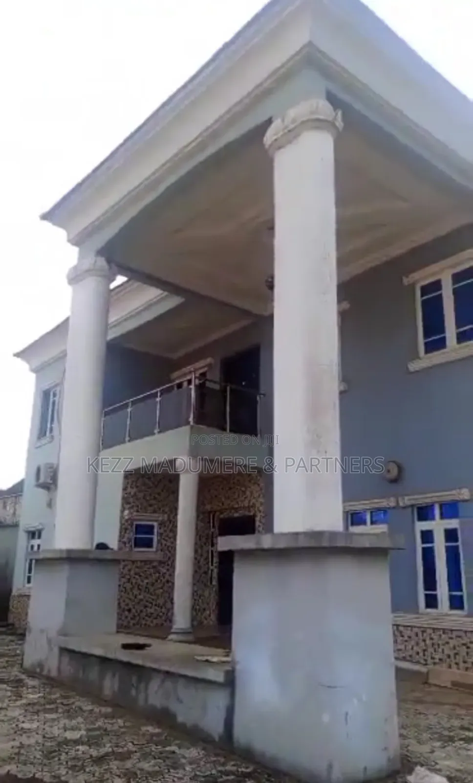 5bdrm Duplex in Umobia Estate , for sale in Umuahia