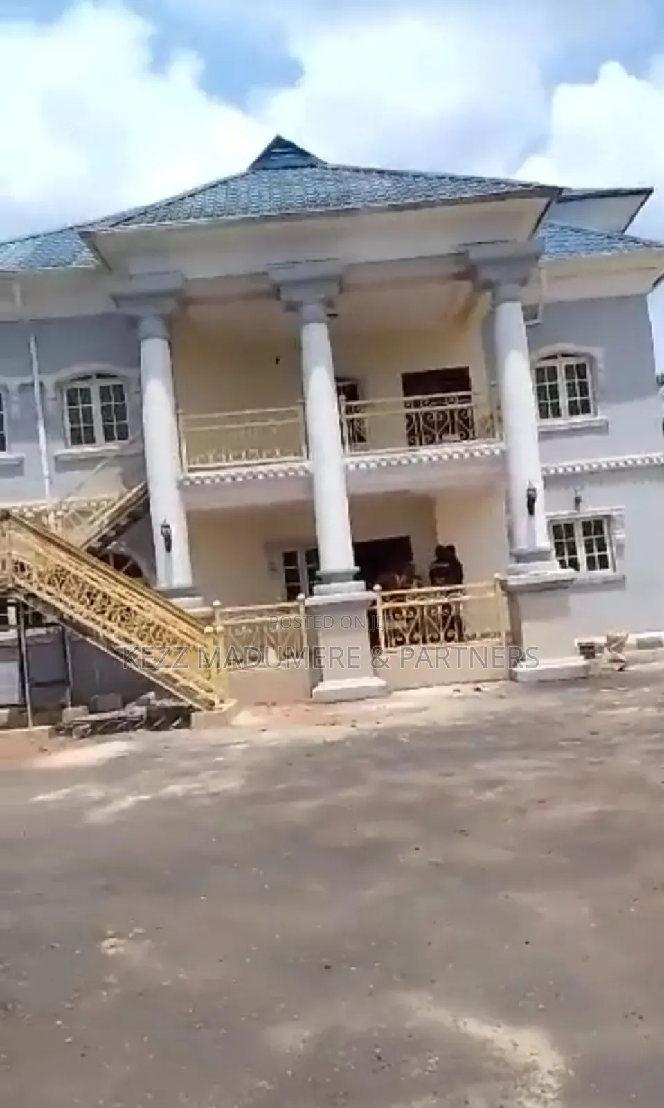 8bdrm Duplex in City Center, Umuahia for sale in Umuahia