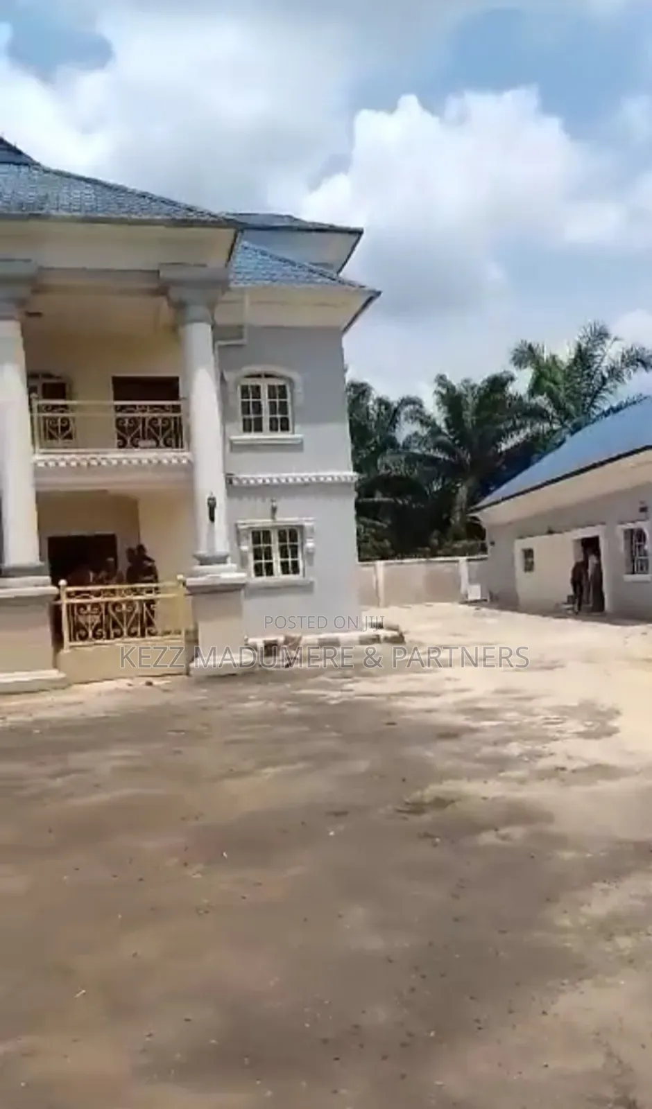 8bdrm Duplex in City Center, Umuahia for sale in Umuahia