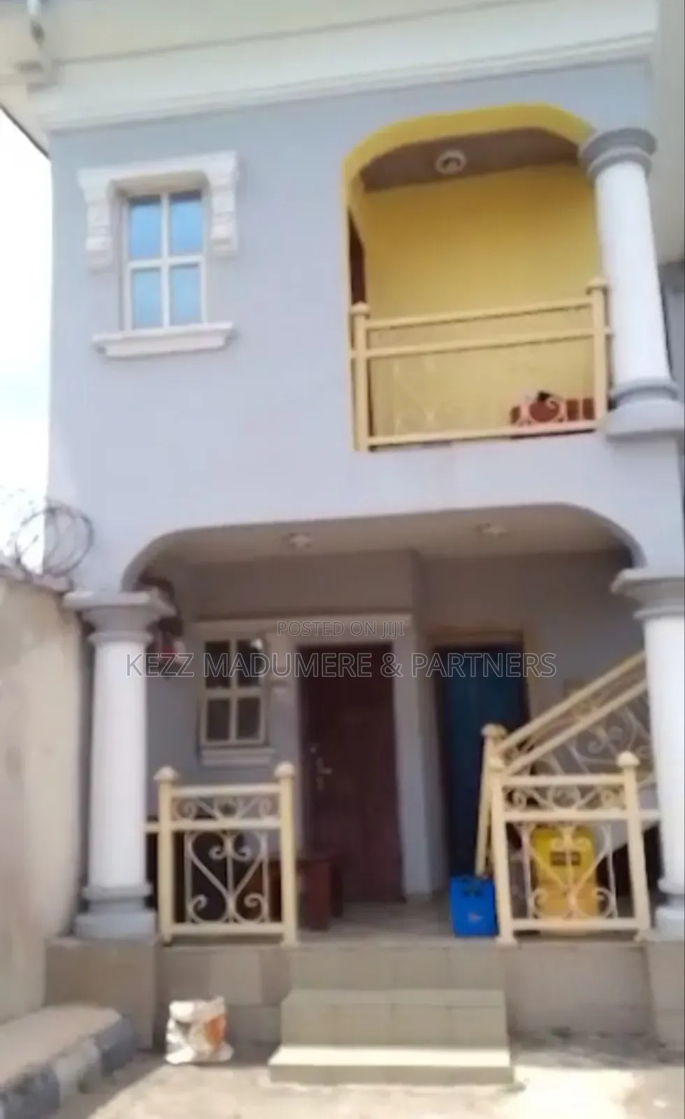 8bdrm Duplex in City Center, Umuahia for sale in Umuahia
