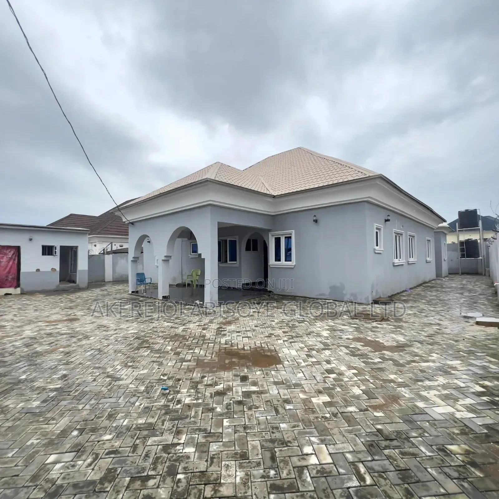 3bdrm Bungalow in In An Estate Around, Life Camp for sale in Life Camp