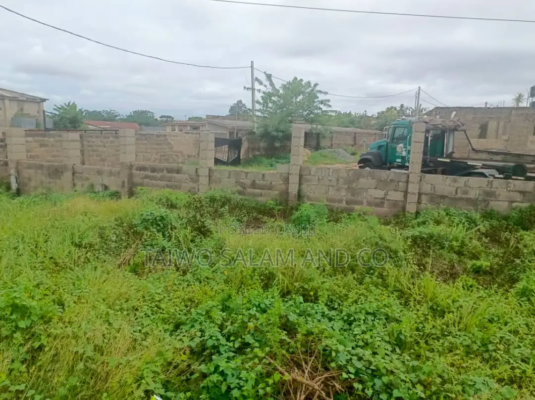 4 Plots of Commercial Landopp Ayefele Radio Stations Challenge Ibadan in CHallenge / Ibadan