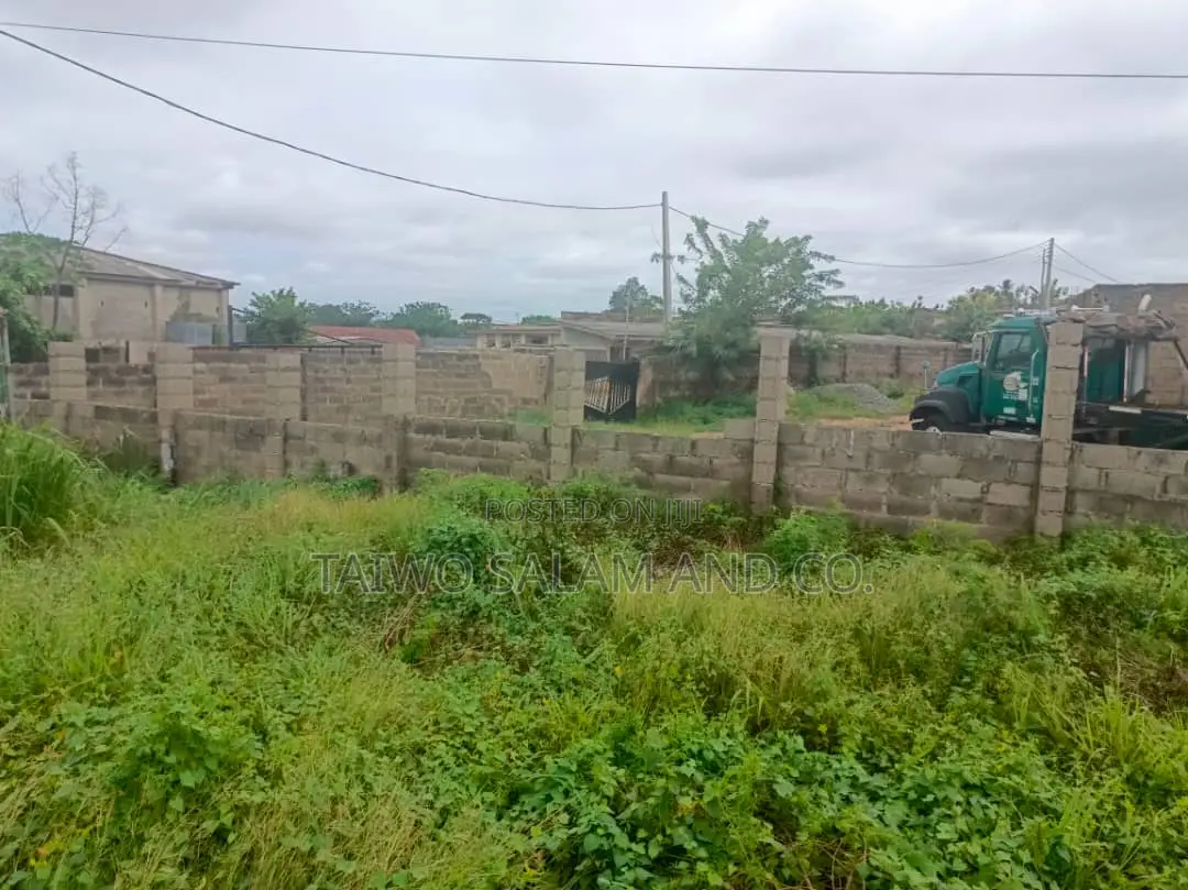 4 Plots of Commercial Landopp Ayefele Radio Stations Challenge Ibadan in CHallenge / Ibadan