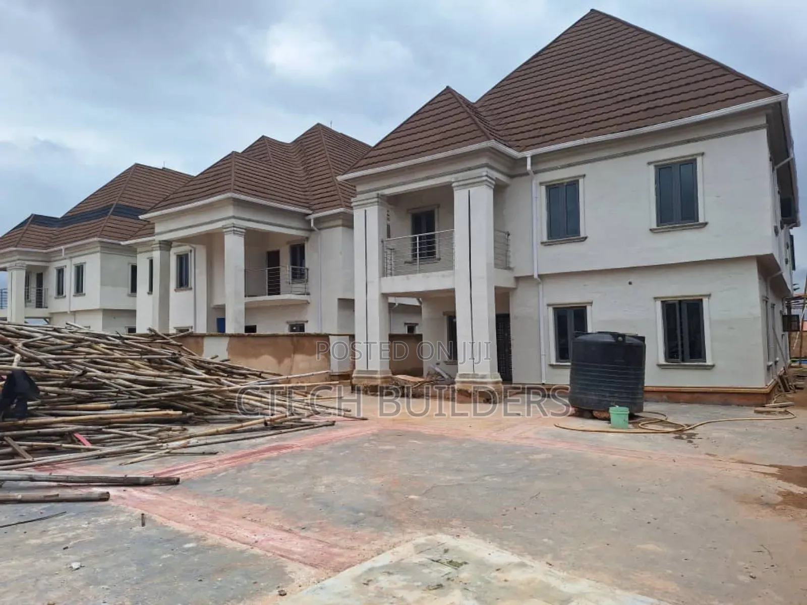 8bdrm Duplex in Benin City for sale in Benin City