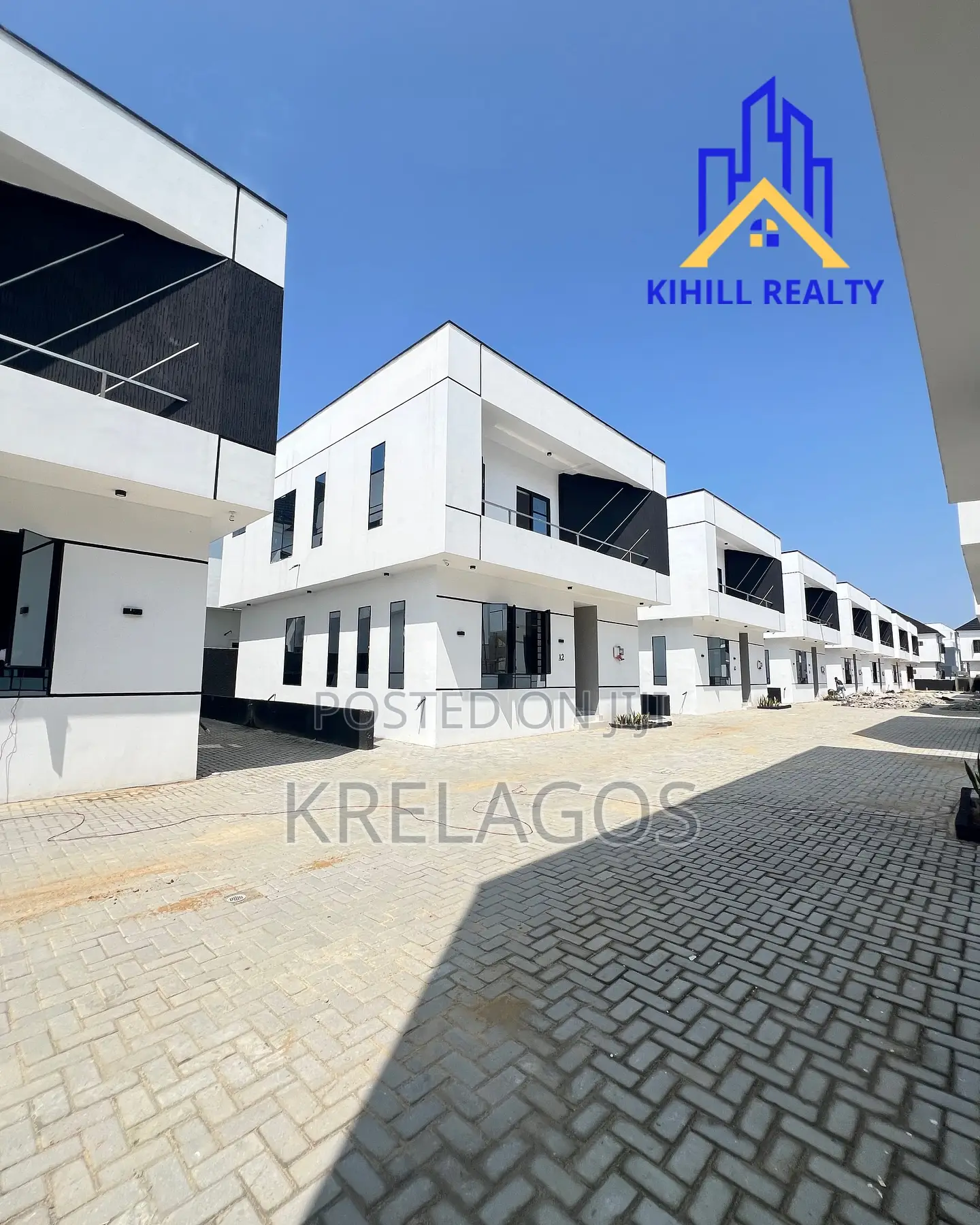 4bdrm Duplex in Chevron for sale in Chevron