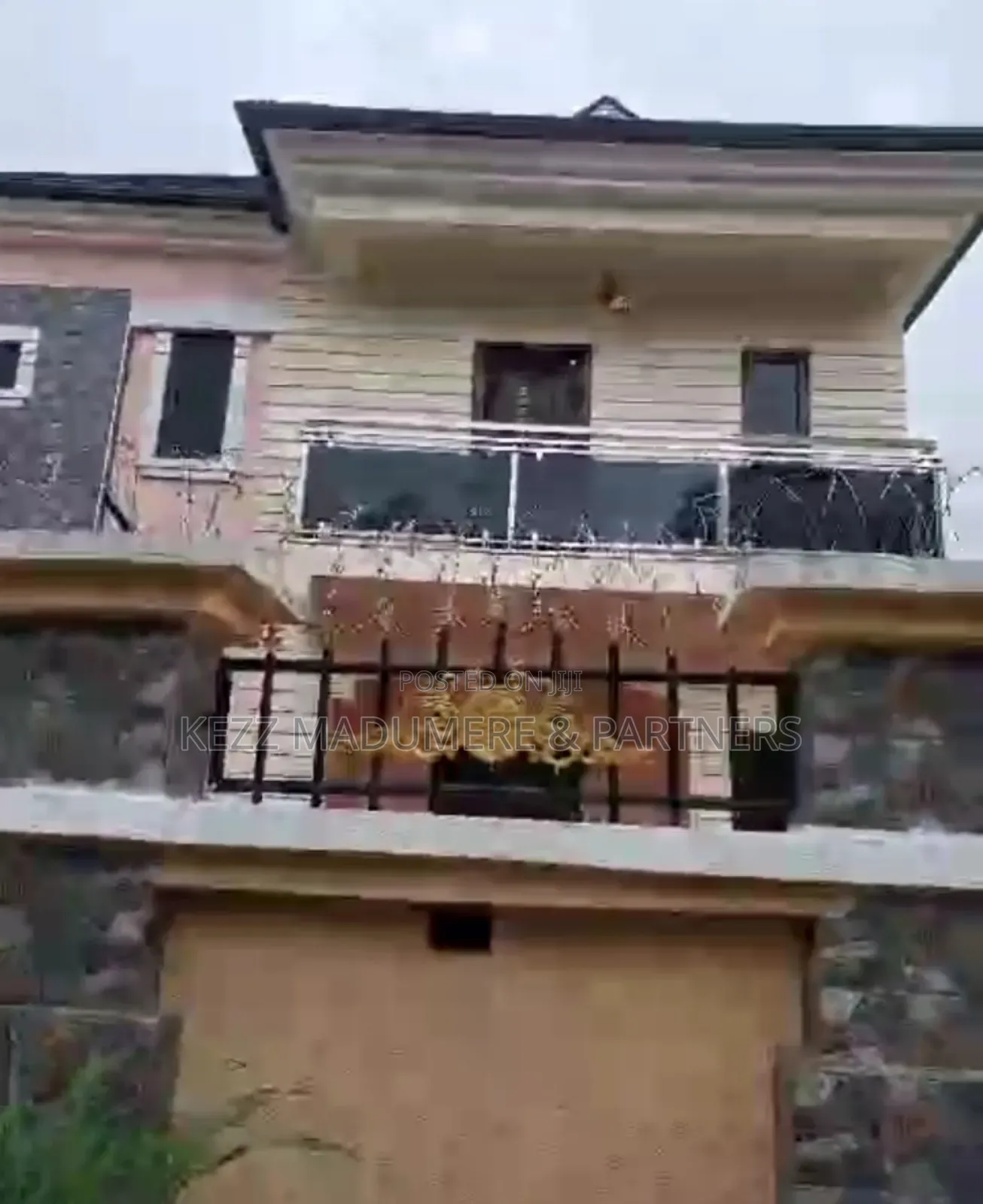 5bdrm Duplex in Agbama Housing, Umuahia for sale in Umuahia