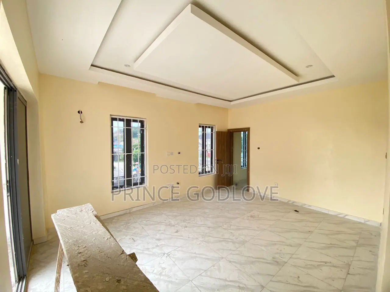 5bdrm Duplex in Life Camp for sale in Life Camp