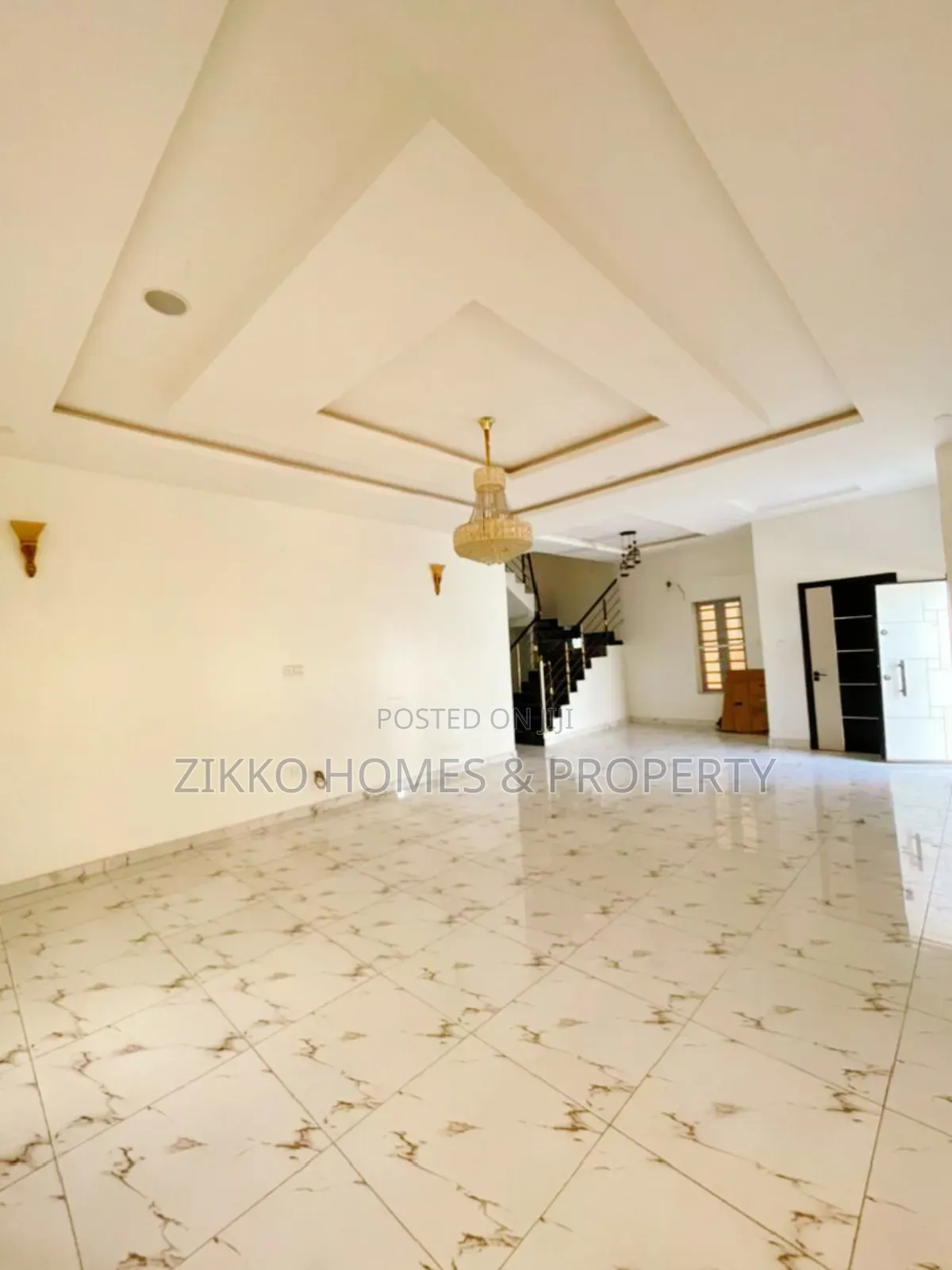 5bdrm Duplex in Lekky County, Ikota for sale in Ikota