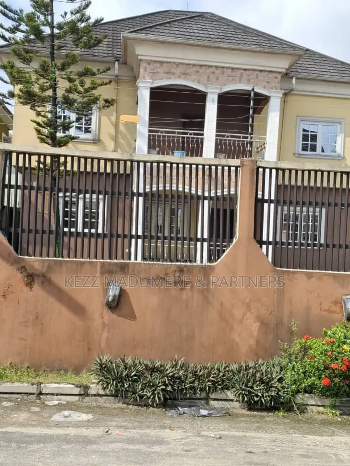 5bdrm Duplex in Inside An Estate ,, Port-Harcourt for sale in Port-Harcourt