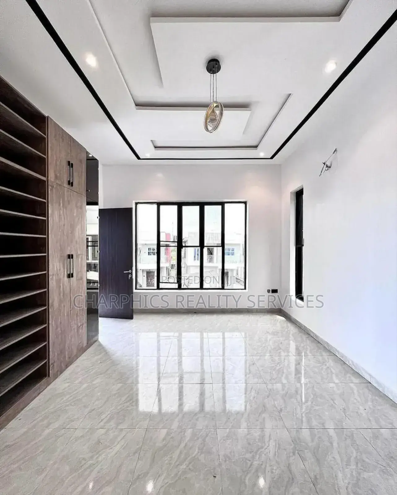 5bdrm Duplex in Ikota for sale in Ikota